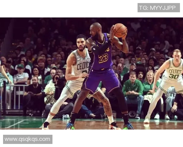 绿军与湖人再度交锋NBA经典对决引发球迷热议与期待