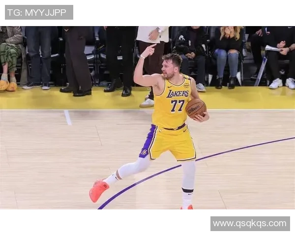 东契奇狂砍73分刷新现役得分纪录独行侠终结太阳队11连胜神话